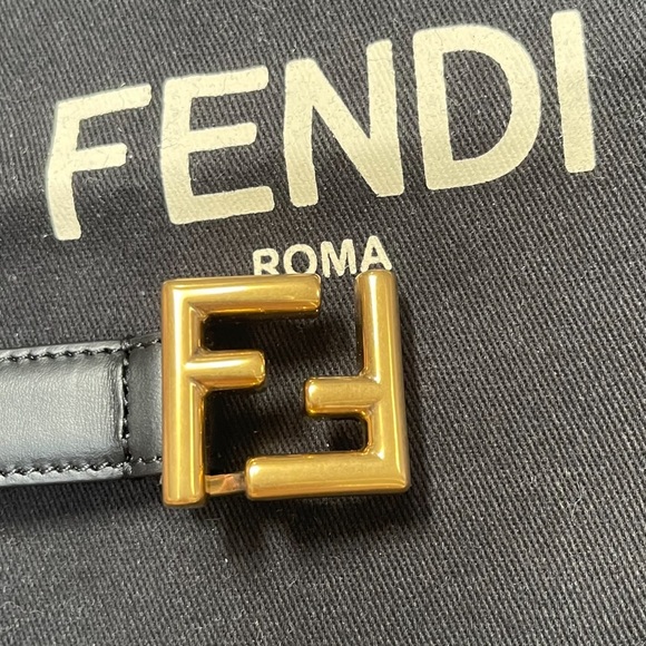 FENDI LEATHER BELT WITH ICONIC “FF” LOGO IN GOLD FINISH METALWARE - Picture 10 of 16